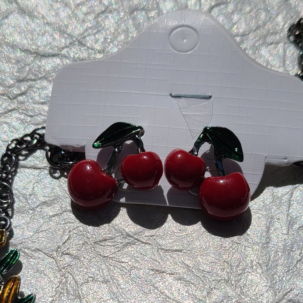 Red Cherries Short necklace-Remarkable Unique Necklace -Summer jewelry - Picture 3 of 9